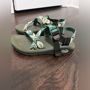 Women’s Chaco size 6 regular